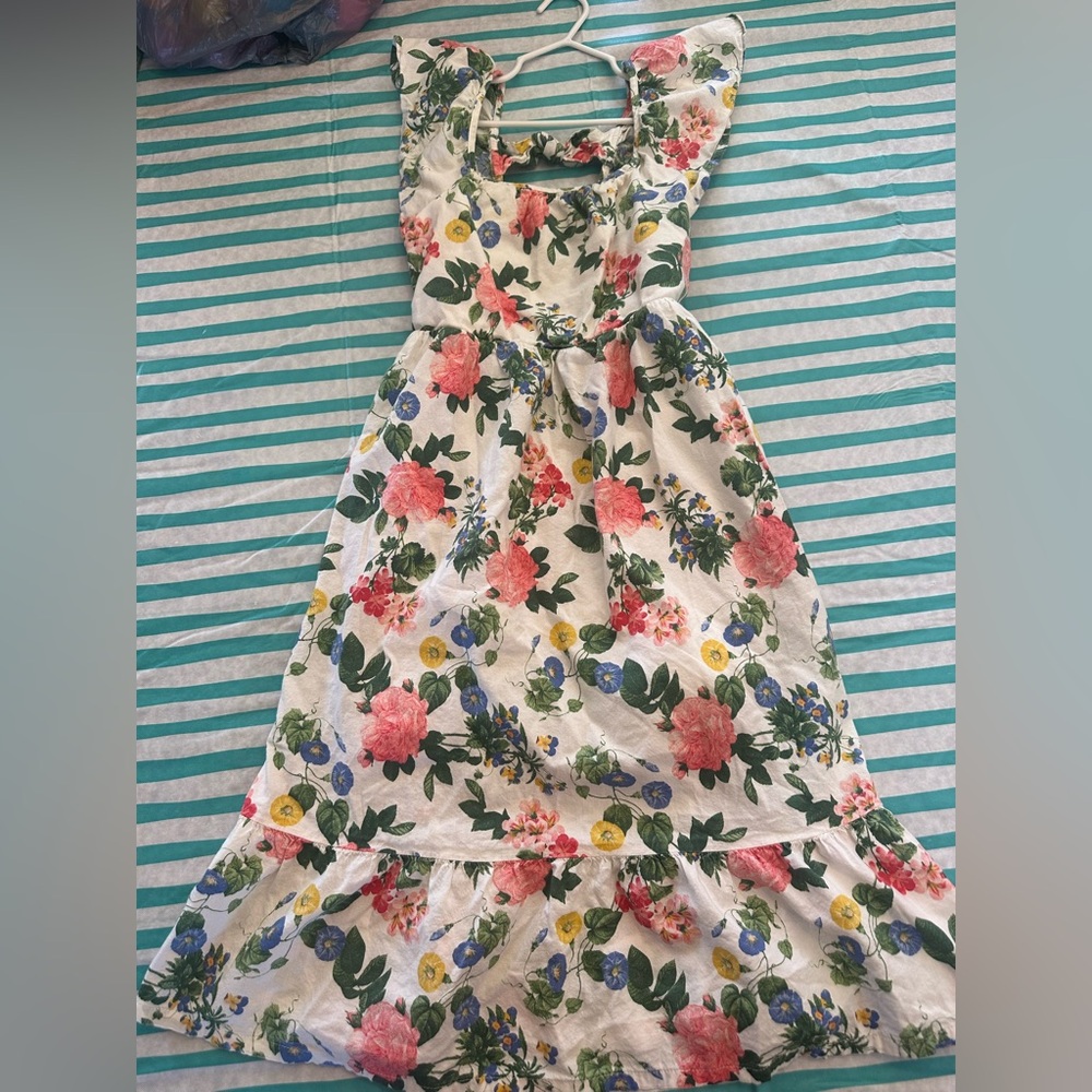 Girls old navy Large 10-12 spring floral dress with flutter sleeve and tie back